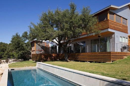 Una casa junto al río en las afueras de Austin, TX