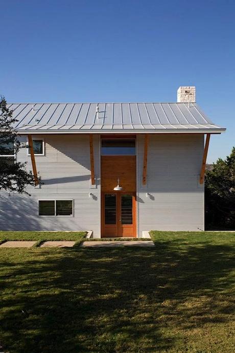 Una casa junto al río en las afueras de Austin, TX