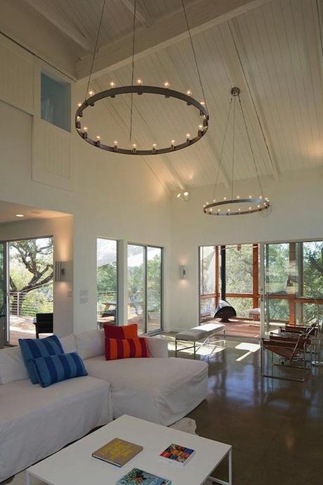 Una casa junto al río en las afueras de Austin, TX