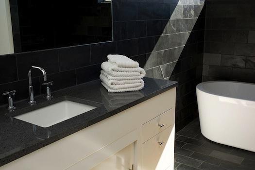 Una casa junto al río en las afueras de Austin, TX