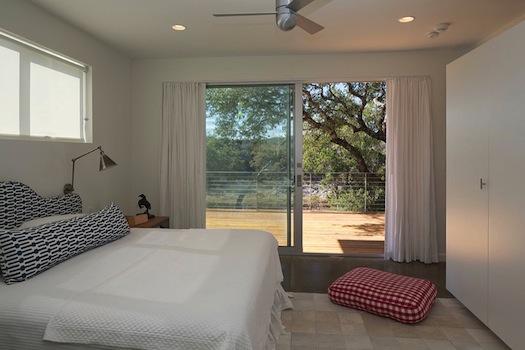 Una casa junto al río en las afueras de Austin, TX