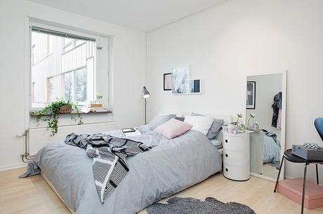 Un dormitorio a base de 3 cromas
