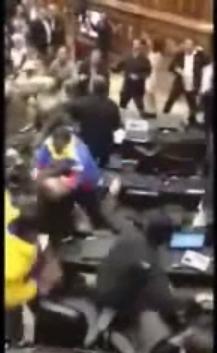 PASO A PASO LA GOLPIZA A MARIA CORINA Y BORGES, BRUTAL !!