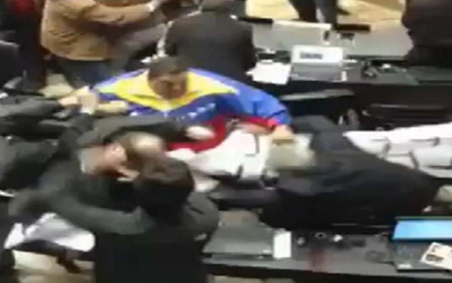 PASO A PASO LA GOLPIZA A MARIA CORINA Y BORGES, BRUTAL !!