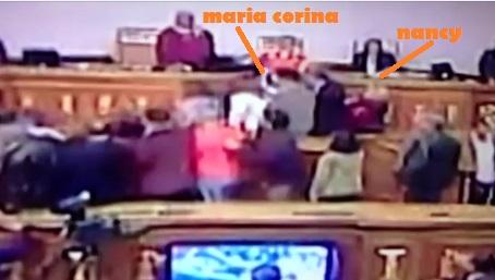 PASO A PASO LA GOLPIZA A MARIA CORINA Y BORGES, BRUTAL !!