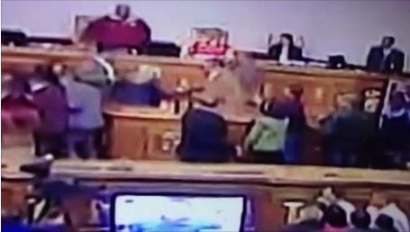 PASO A PASO LA GOLPIZA A MARIA CORINA Y BORGES, BRUTAL !!