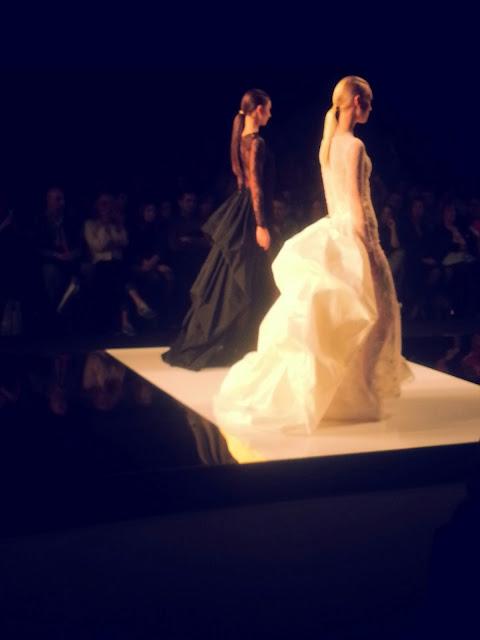 Exclusive Weddings en el desfile de YolanCris de Pasarela Gaudí : nos encantó la colección 'Ethereal Evanescence'