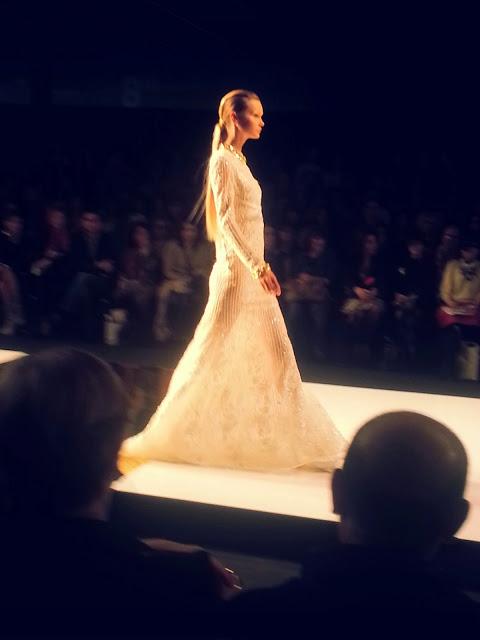 Exclusive Weddings en el desfile de YolanCris de Pasarela Gaudí : nos encantó la colección 'Ethereal Evanescence'
