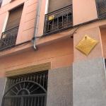 Una placa en la Calle Ternera 6 nos recuerda donde vivió el Capitán Daoiz