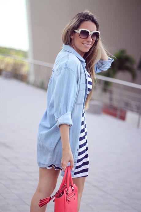 Navy dress blogger Mónica Sors, Mes Voyages à Paris 