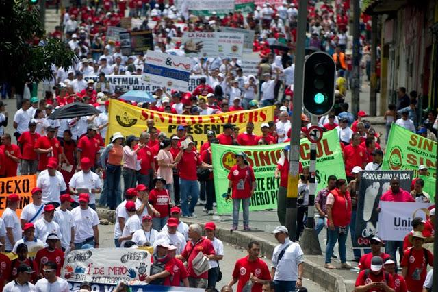 Colombianos marcharon, en rechazo a los bajos salarios