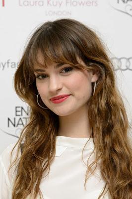 Lily James será Cenicienta