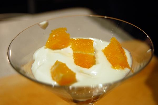 Crema de queso con naranja y canela. Un postre genial