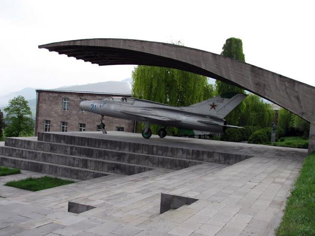 Armenia, MIG en Sanahin