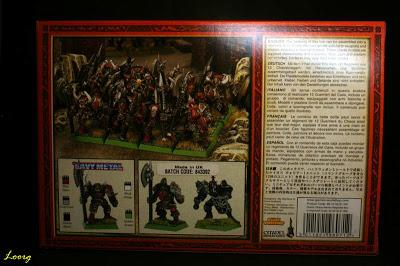 Contraportada de la caja de Regimiento del Caos