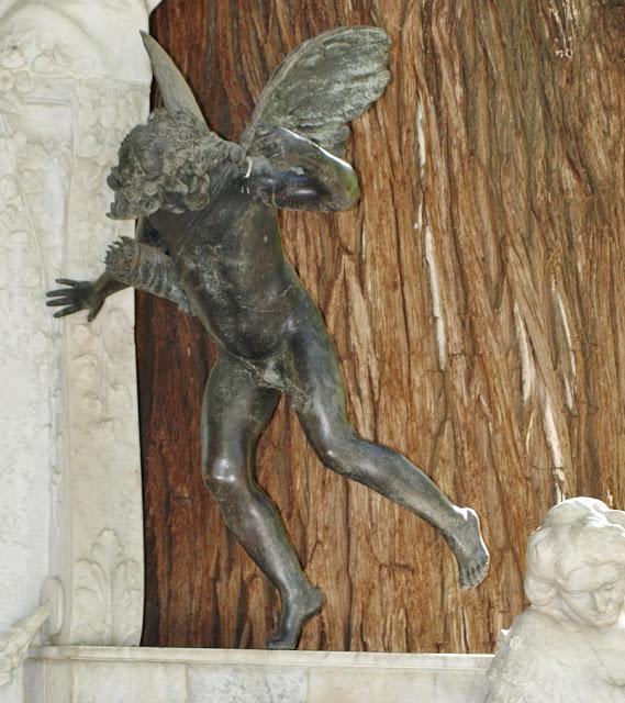 La Glorieta de Bécquer (3): el amor caído.