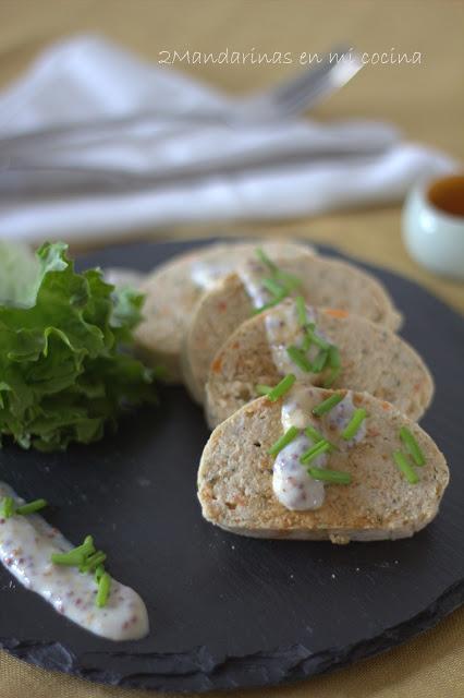 Pollo al vapor aderezado con salsa perrins y salsa de yogur a la mostaza