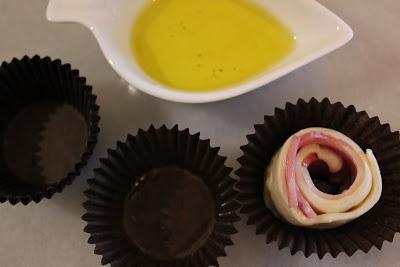 #Diadelatapa. Rulitos de Bacon Ahumado con un toque de Ron Montero.