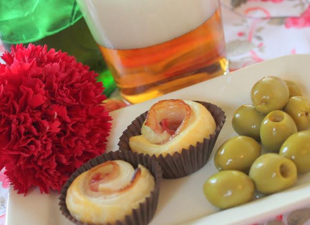 #Diadelatapa. Rulitos de Bacon Ahumado con un toque de Ron Montero.