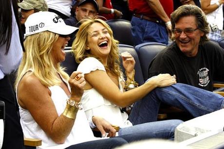 PONTE LA GORRA / PUT THE BASEBALL CAP ON