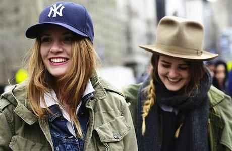 PONTE LA GORRA / PUT THE BASEBALL CAP ON