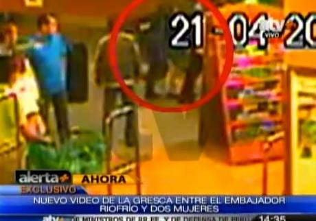 video-embajador-patada