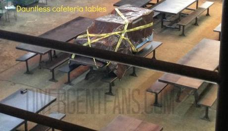 Exclusiva en Español: Comedor de Osadía encontrado dentro del set