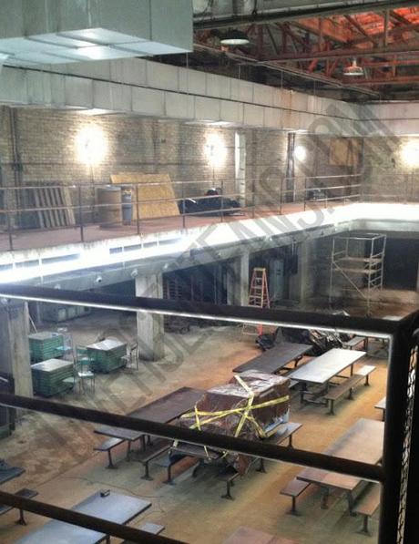 Exclusiva en Español: Comedor de Osadía encontrado dentro del set