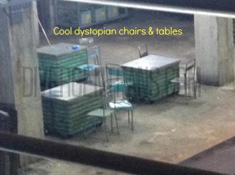 Exclusiva en Español: Comedor de Osadía encontrado dentro del set