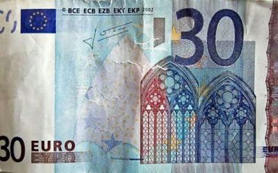 Más falso que un billete de 30 euros... y le devuelven el cambio