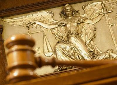 Derecho, razón, equidad.