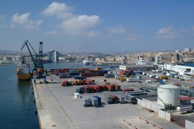 El Puerto de Melilla aspira a conseguir el millón de pasajeros con la ampliación de la pasarela y el nuevo contrato marítimo