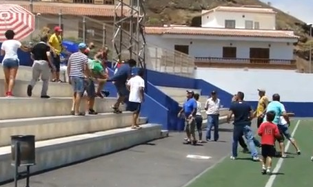 Cierre de campo por los incidentes de padres en el Buzanada-Marino