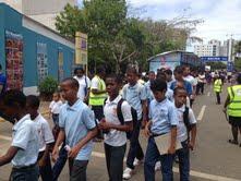 Niños y envejecientes FUNDOVIDA visitan Feria del Libro.
