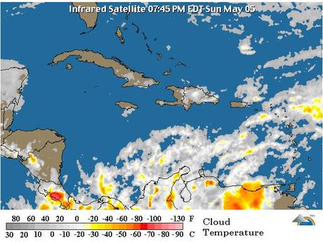 Lluvias por vaguada y el fuerte calor.