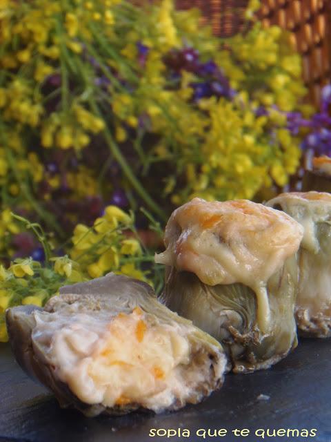 CORAZONES DE ALCACHOFA GRATINADOS CON BECHAMEL DE CALABACÍN