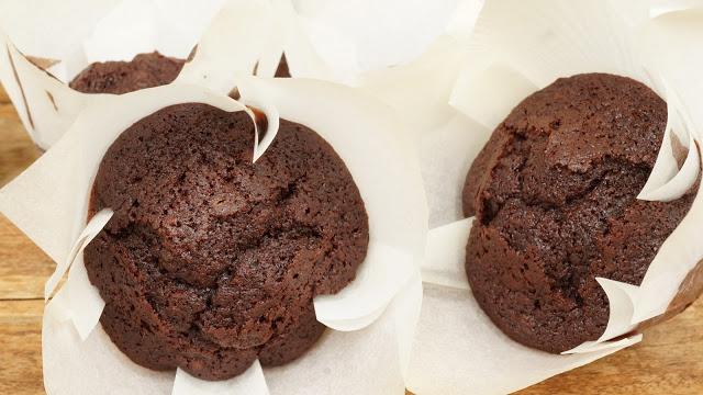 Muffins de brownie de chocolate
