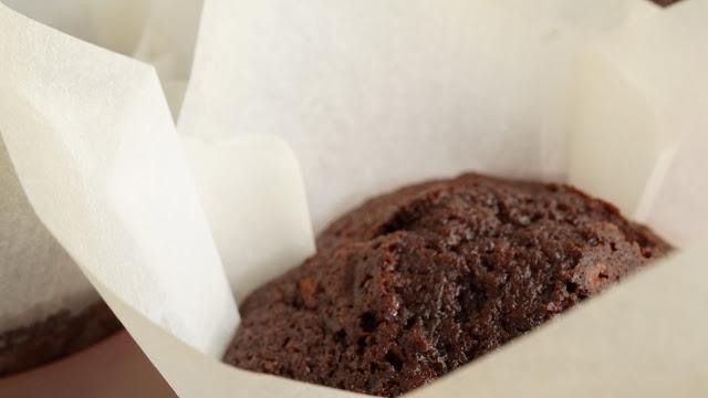 Muffins de brownie de chocolate