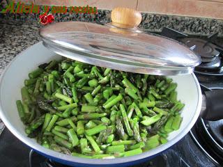 REVUELTO DE ESPÁRRAGOS DE HÚETOR TÁJAR