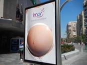 Original Mupi para anunciar tratamientos fertilidad