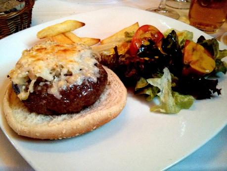 LA GAMELLA: una hamburguesa gourmet de lo más original. LA GAMELLA: una hamburguesa gourmet de lo más original.