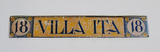 Seis villas similares.