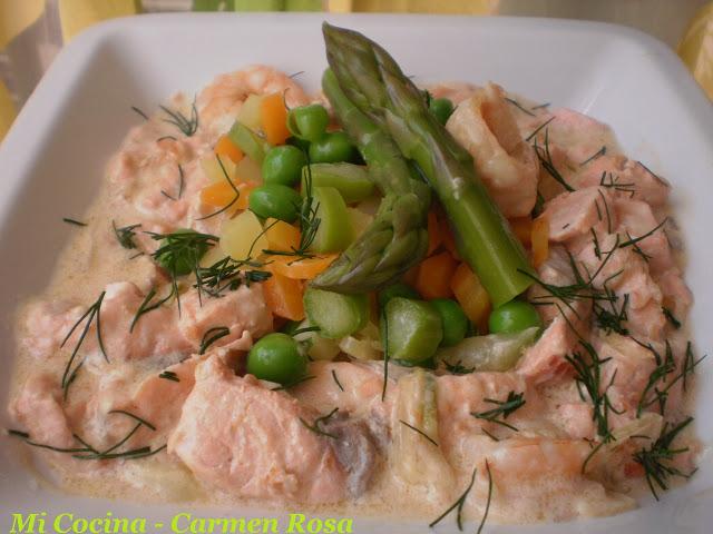 SALMON CON VERDURA DE PRIMAVERA Y ENELDO