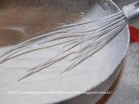 BROWNIE DE CHOCOLATE BLANCO Y NUECES.