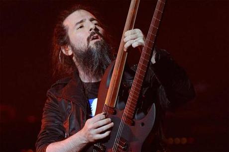 Ron Bumblefoot  (Gun n Roses) y Gibson 