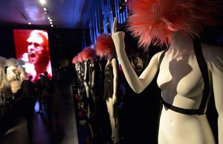 Costura, museos y alfombras rojas 1367867896_718813_1367917163_album_normal