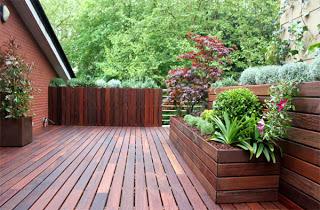 Jardín en ático integrado en el bosque