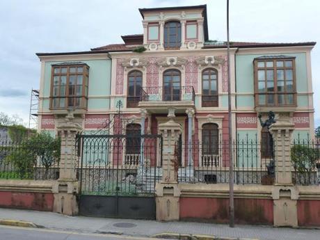 “Cuatro puertas de entrada a una villa de Cine : Llanes” P1040854