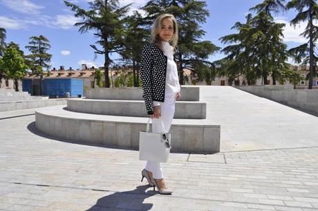 Basic style : Black & white