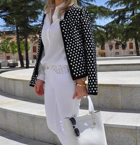 Basic style : Black & white